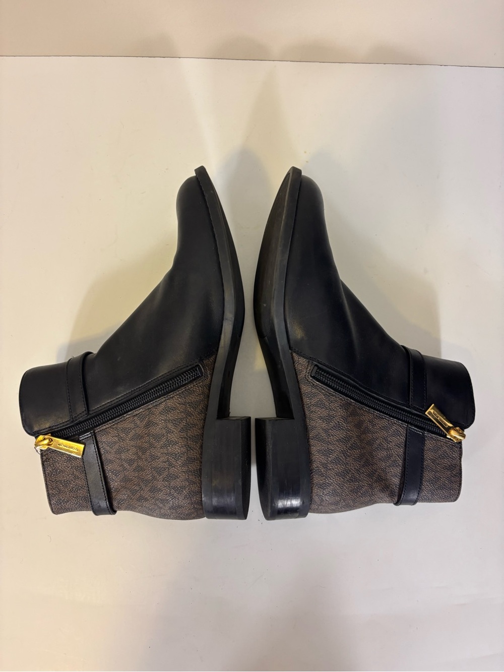 Michael Kors Black Leather & Brown Logo Booties Women’s 7 - Picture 6 of 7